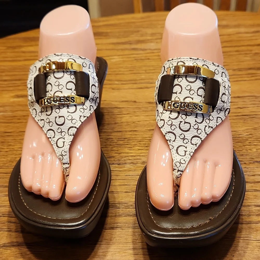 Guess Wedge Thong Sandels Size 7.5